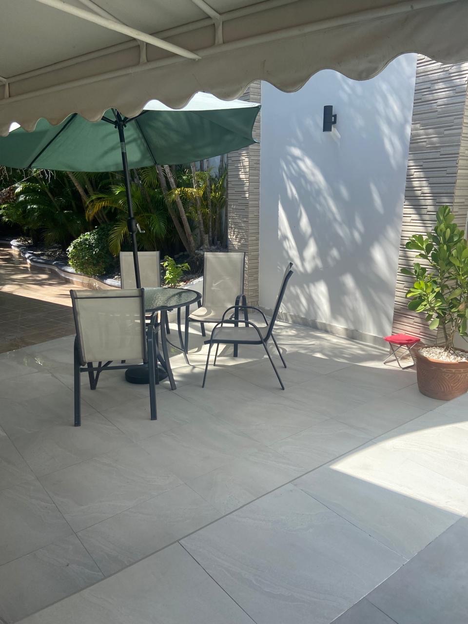 casas - venta de casa en cuesta hermosa III con piscina Distrito nacional Santo Domingo  5