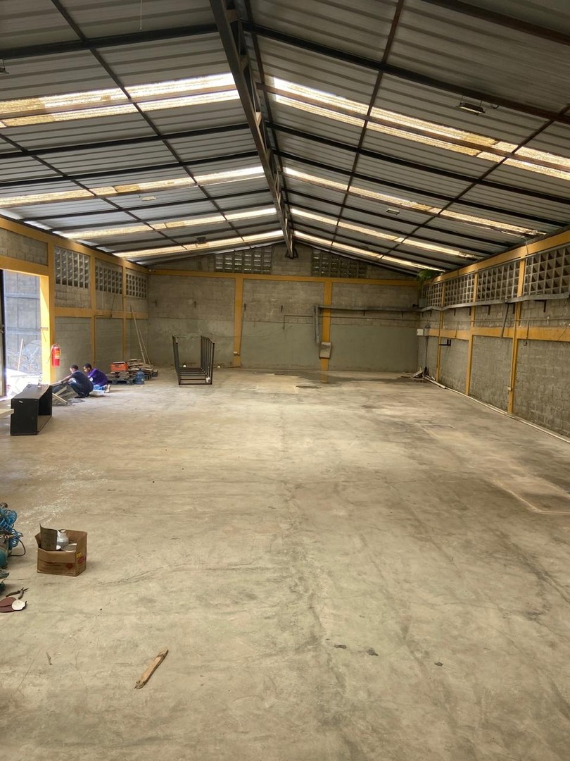 oficinas y locales comerciales - Nave en Alquiler de 480m2 Santo Domingo Oeste Circunvalacion  0