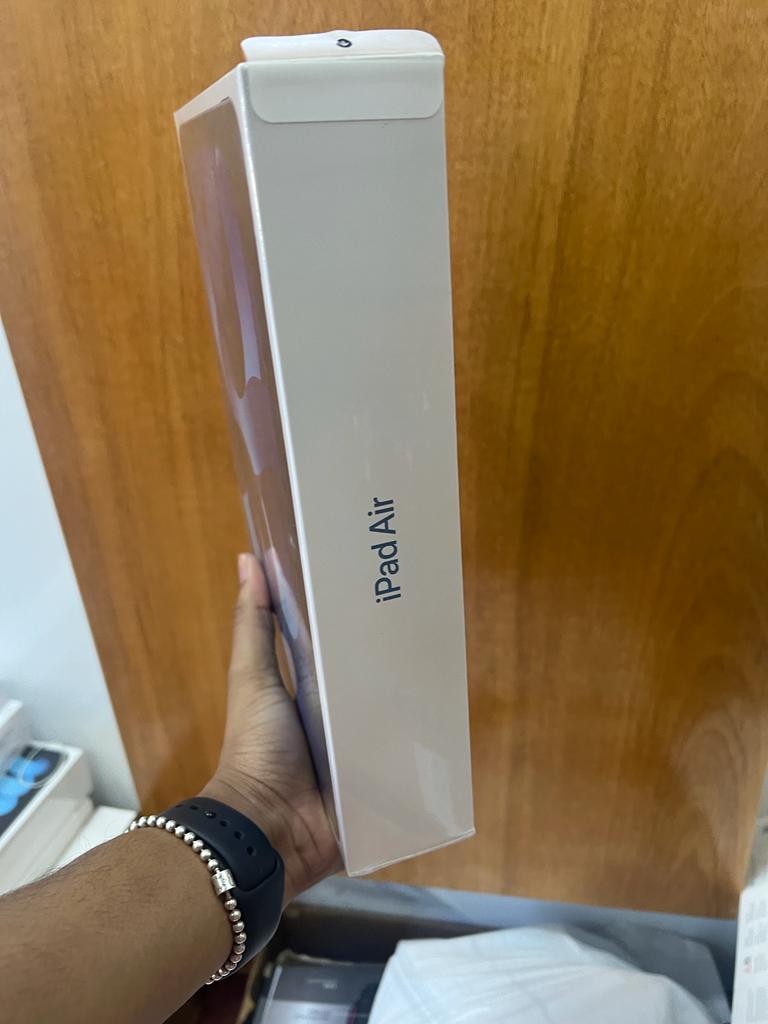 celulares y tabletas - iPad Air 5th generacion 64gb Sellada 2