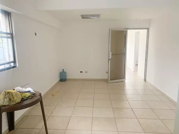 oficinas y locales comerciales - Local céntrico y amplio  5