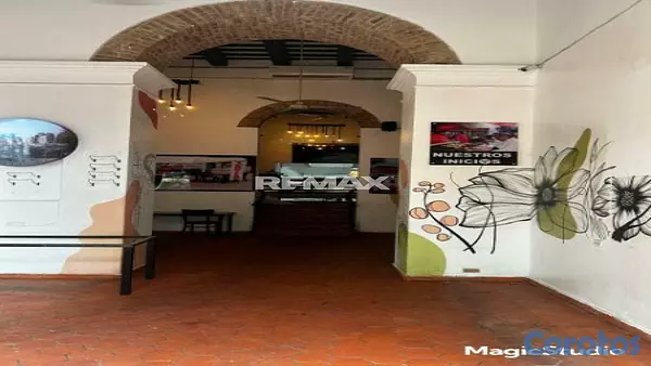 oficinas y locales comerciales - Local Comercial en ZONA COLONIAL 3