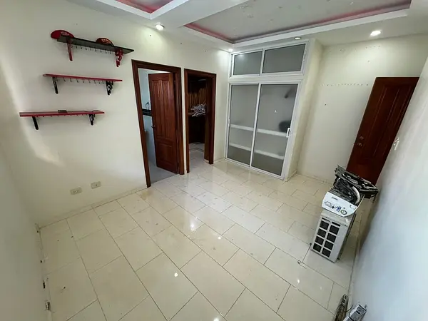 apartamentos - Pent-house en Venta
EL MILLÓN
RD$12,500,000.00
Mantenimiento: RD$7,500.00

 5