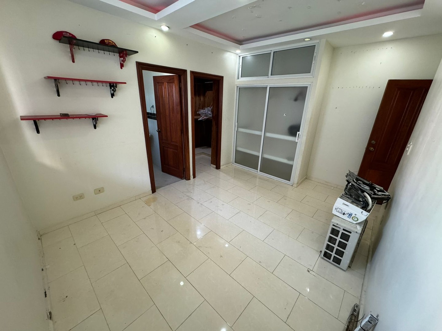 apartamentos - Pent-house en Venta
EL MILLÓN
RD$12,500,000.00
Mantenimiento: RD$7,500.00

 4