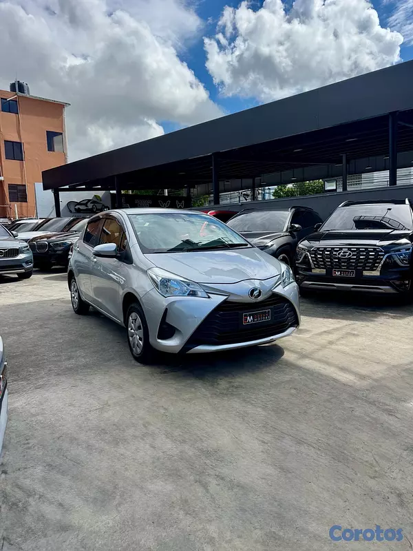 carros - Toyota Vitz 4WD 2018 3