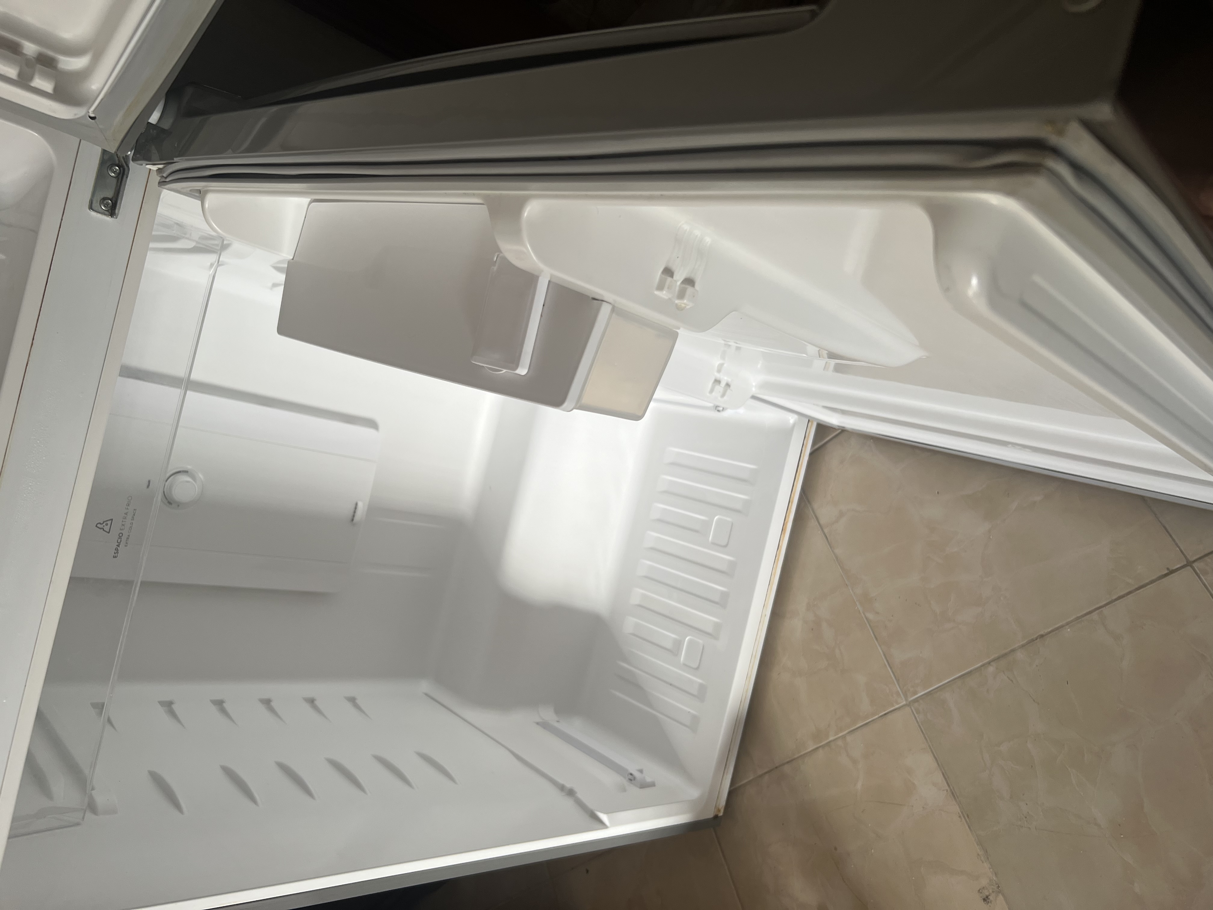 electrodomesticos - Nevera FRIGIDAIRE 17 pies cúbicos 6