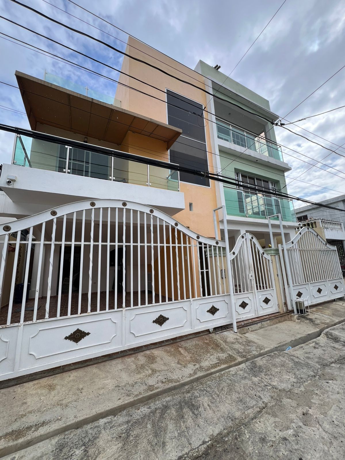 casas - CASA EN RENTA EN SANTIAGO.