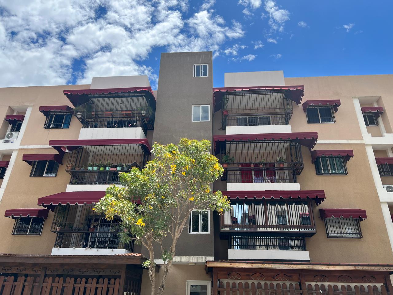 apartamentos - Vendo PH en Residencial Colinas III, Santo Domingo Oeste CON TERRAZA EXCLUSIVA