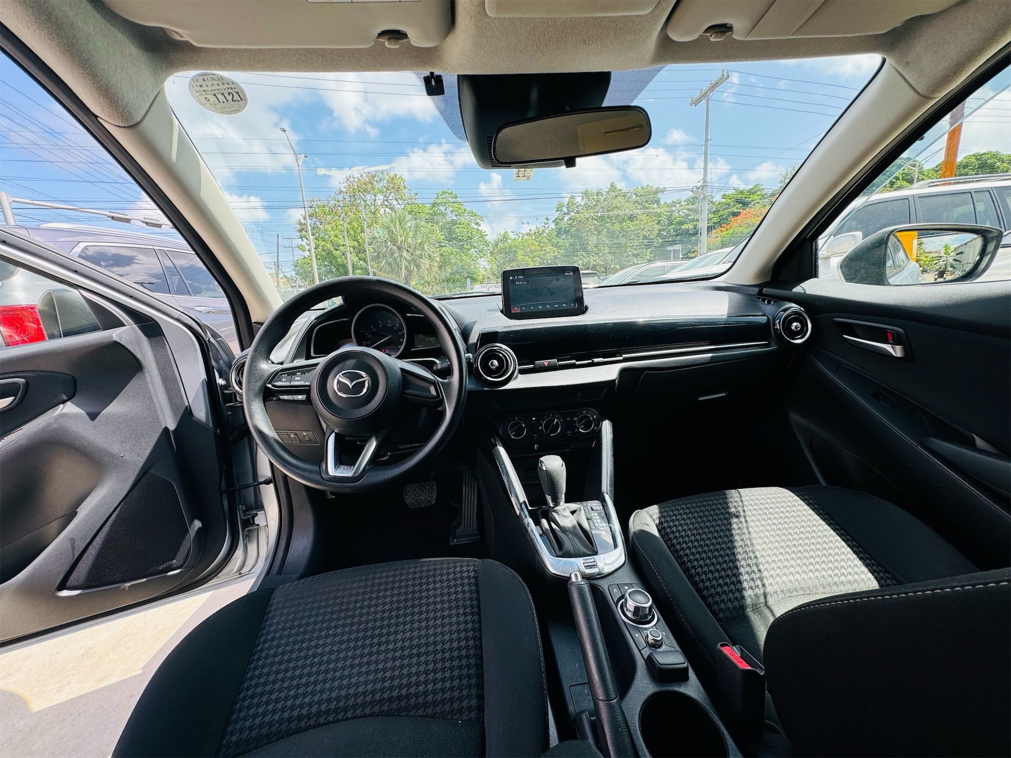 carros - Mazda Demio 2019 5