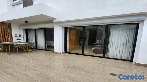 casas - Vendo amplia casa en Arroyo Hondo viejo 317 m2 , 2 niveles 6