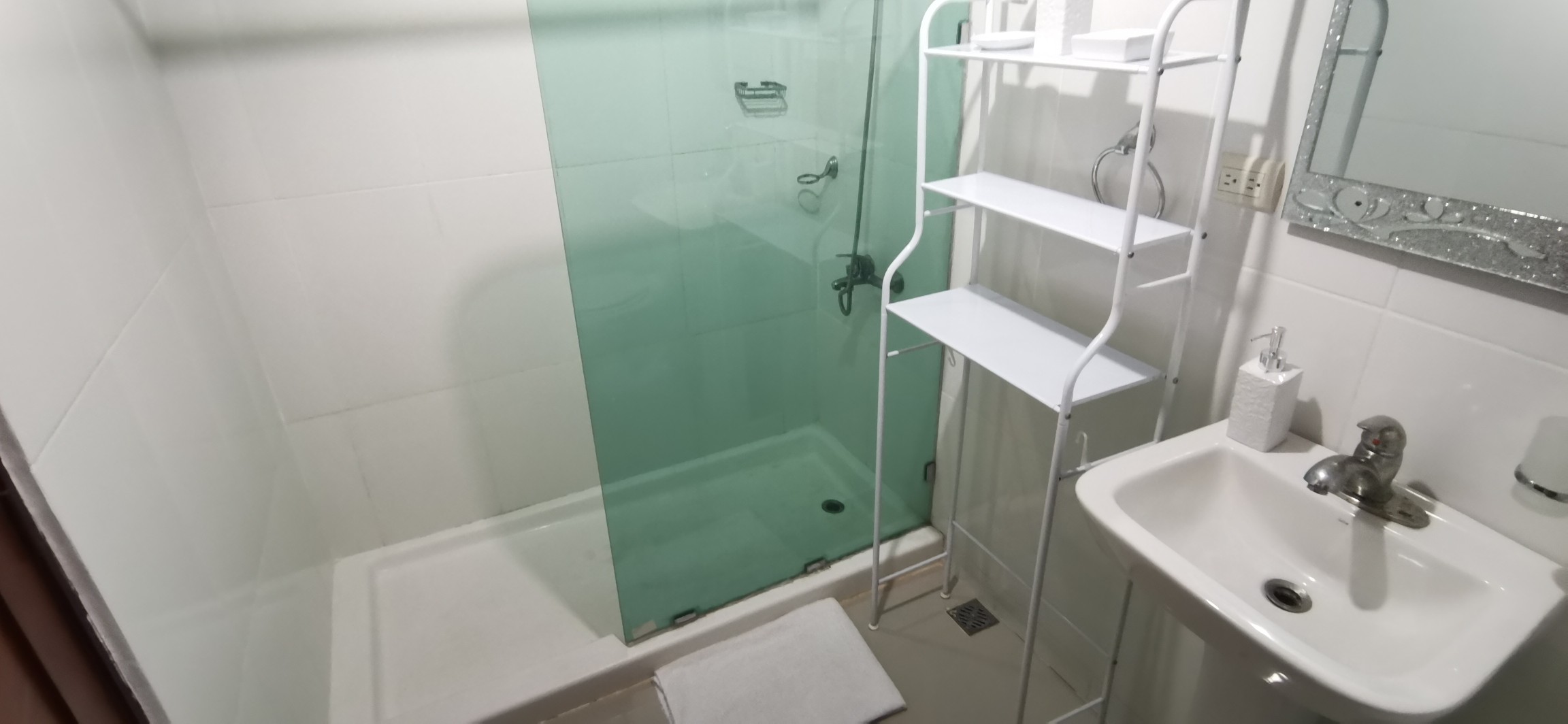 apartamentos - Rento 1er nivel amueblado con piscina y GYM autospista Duarte con piscina  3