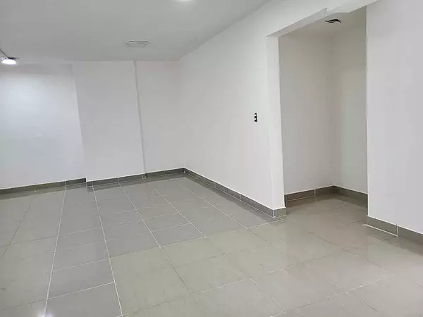 oficinas y locales comerciales - Local céntrico en el millon 7