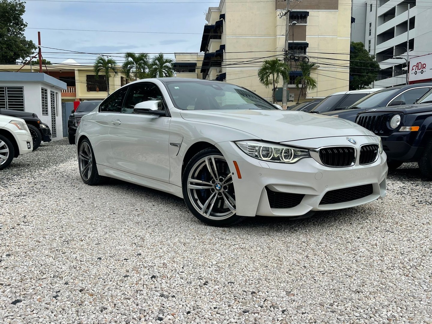 carros - BMW M4 Competition Package 2015