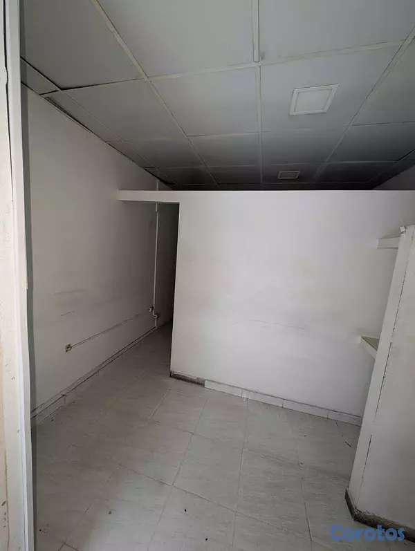 oficinas y locales comerciales - Alquiler Local Ubicado en la Avenida Francia, Gazc 4