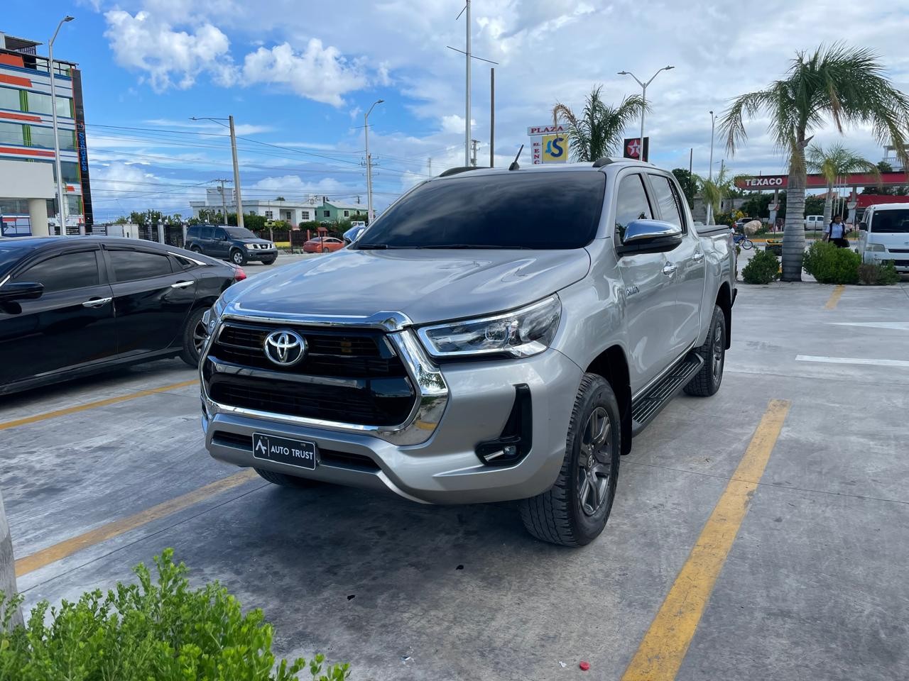jeepetas y camionetas - Toyota Hilux Limited 2022.
