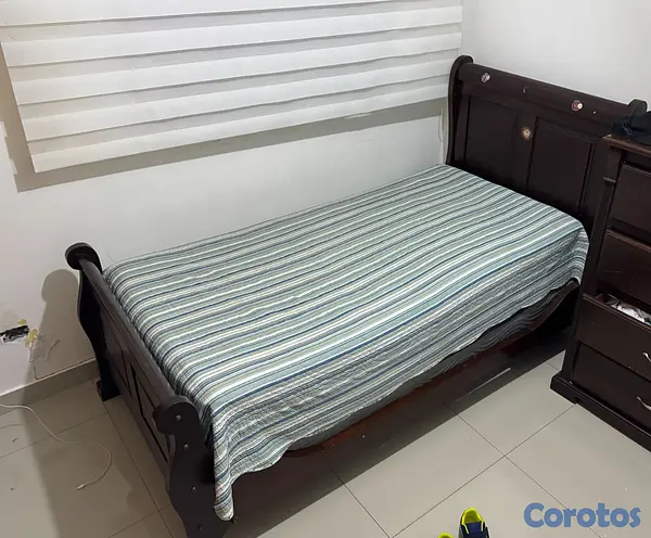muebles y colchones - VENDO cama twin de caoba para niña o niño, usada. 2