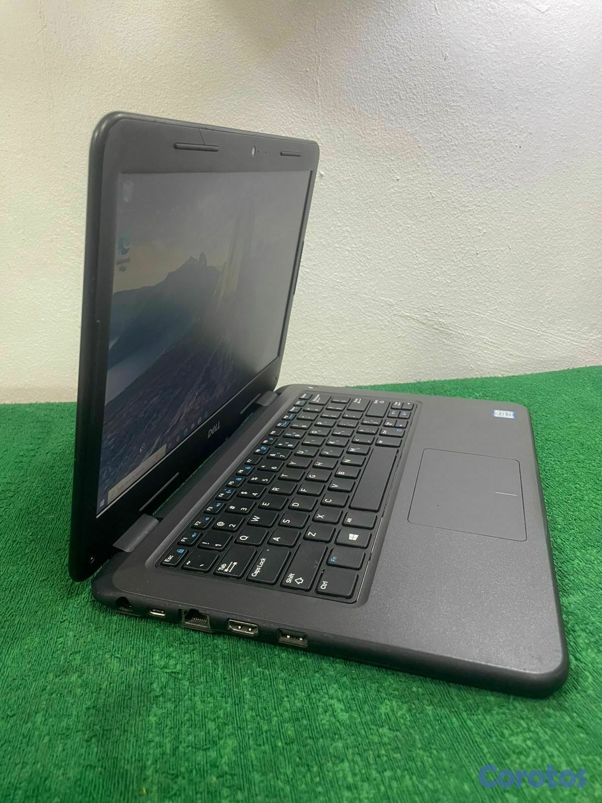 computadoras y laptops - Laptop  DELL LATITUDE 3310 2