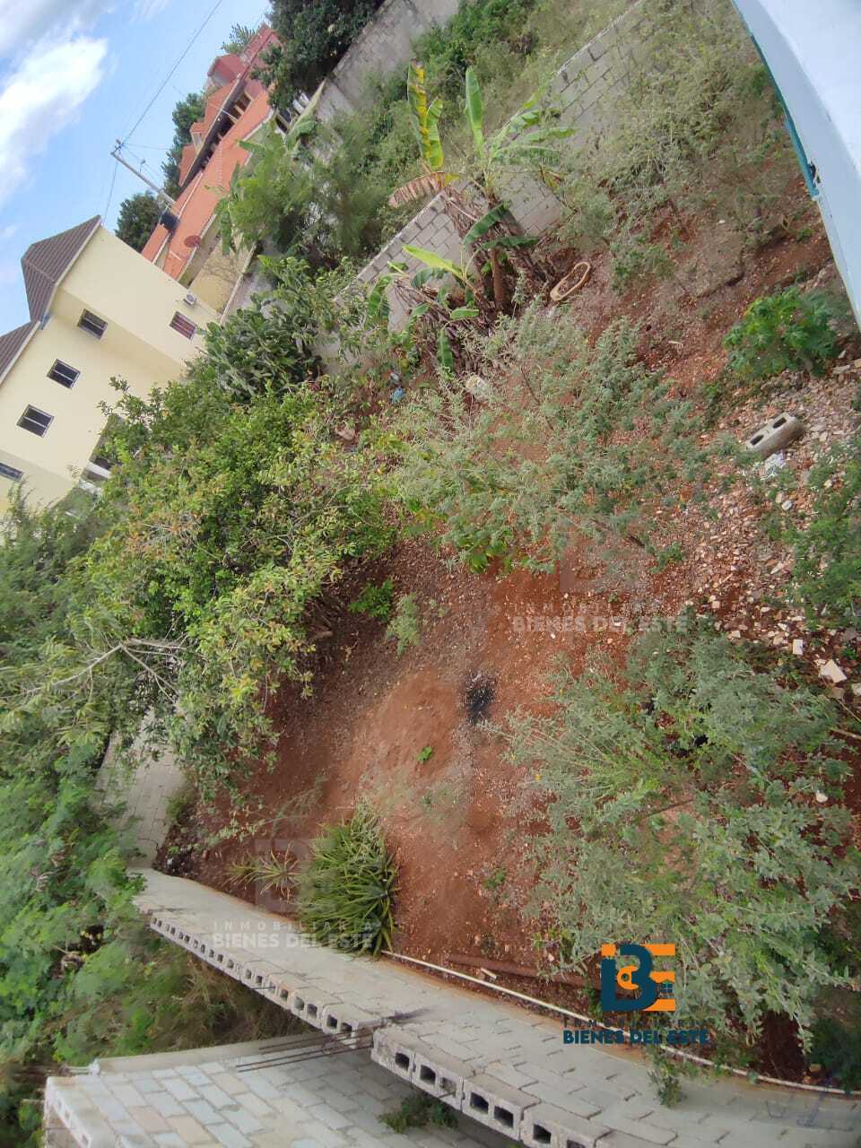 casas - CASA de 2 Niveles  Con Mucho Patio 1