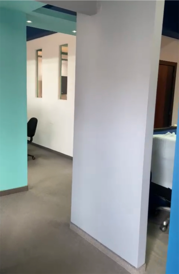 oficinas y locales comerciales - Local de 100 metros en el millon 5