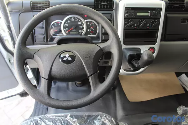 jeepetas y camionetas - Mitsubishi Motors Fuso Canter 2026 7