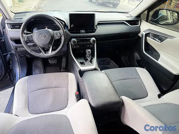 jeepetas y camionetas - Toyota RAV4 XLE 2023 8