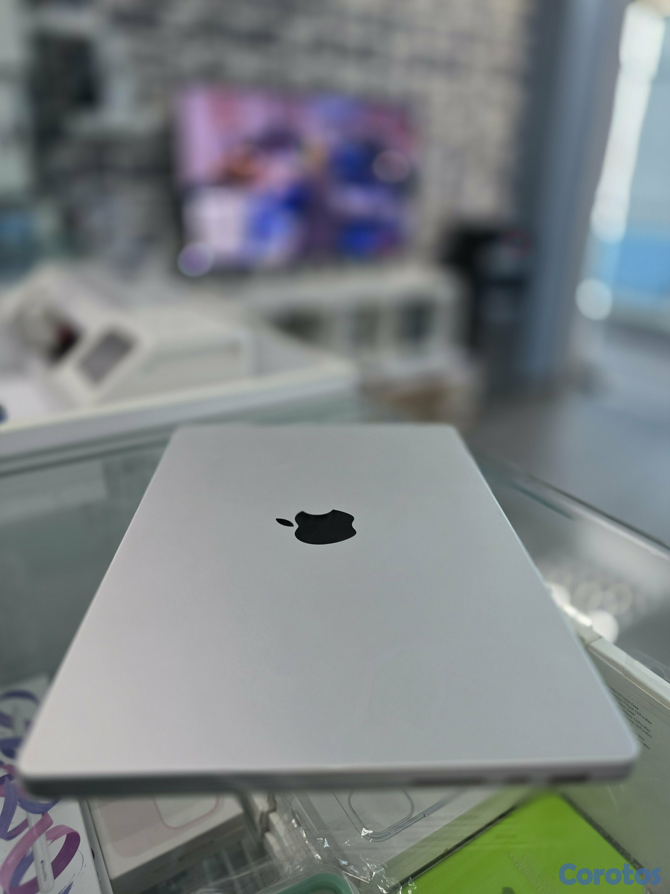 computadoras y laptops - Macbook Pro 2021 14" chip M1 Pro 512gb 16gb ram 7