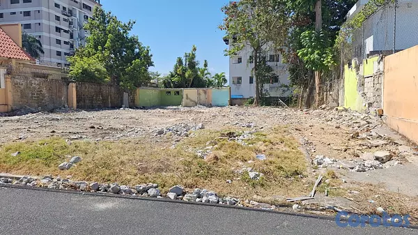 solares y terrenos - En Venta Solar en Arroyo Hondo Viejo 700m2 Uso de Suelo 6 pisos 2