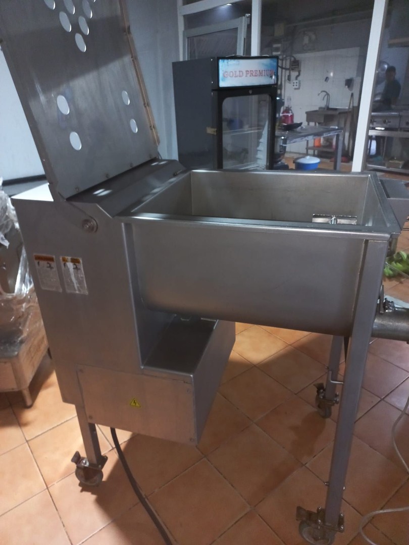 equipos profesionales - Molino de Carne marca Biro 760 lbs o 345 kls 8