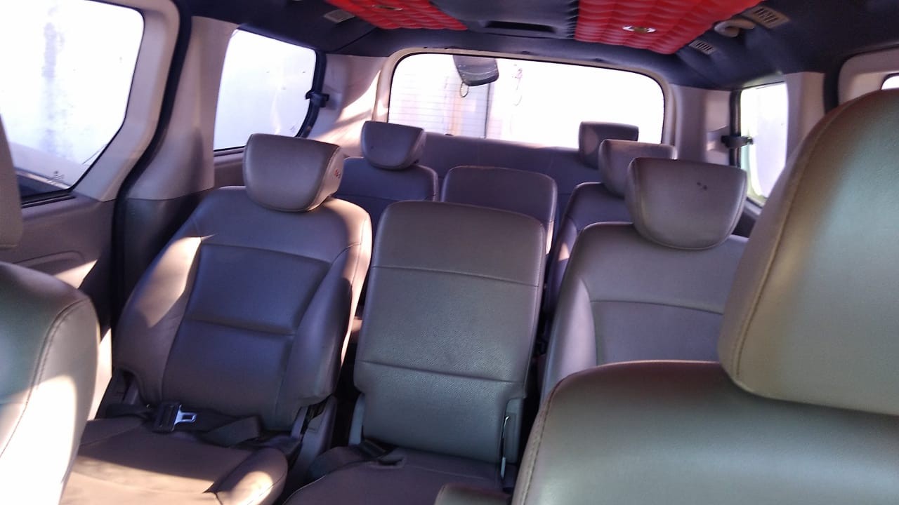 jeepetas y camionetas - HYUNDAI GRAND STAREX 2017 BLANCA 3