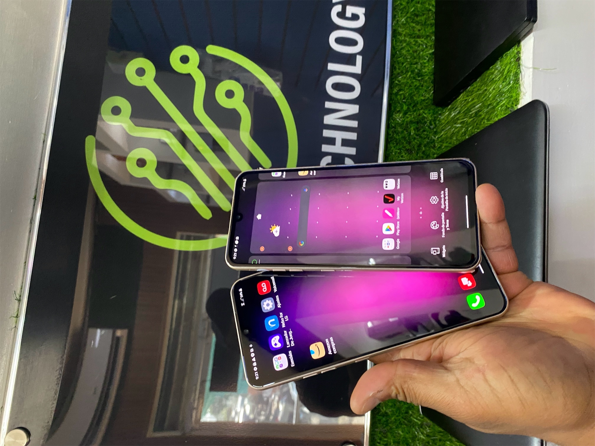 celulares y tabletas - LG V60  1
