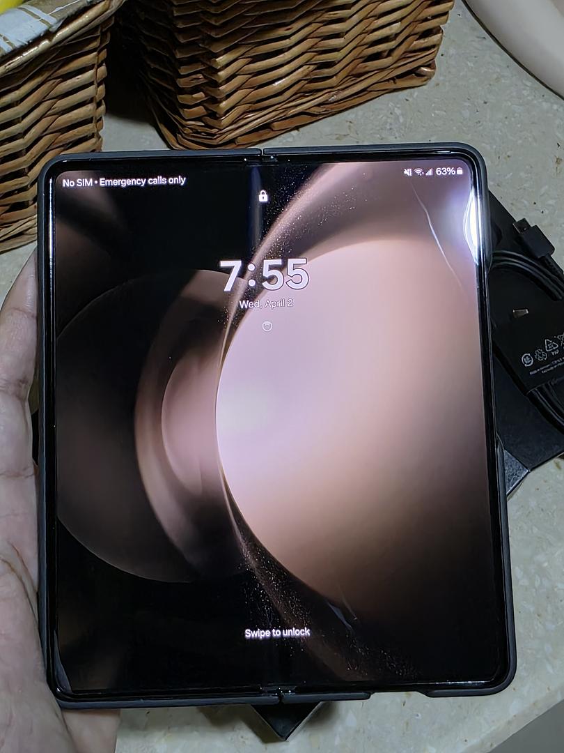 celulares y tabletas - Samsung Galaxy Fold 5 Nuevo + Extras 2