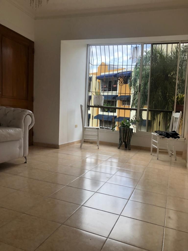 apartamentos - Apartamento en la castellana 
105 metros 
3 habitaciones 
Precio: 7,000,000
