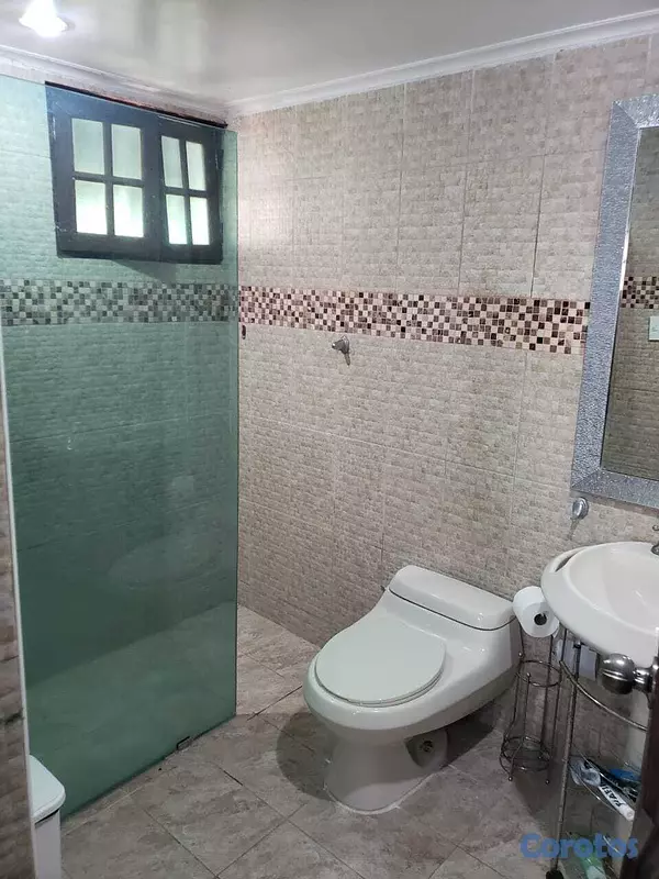 casas - Casa de dos niveles en Venta  9
