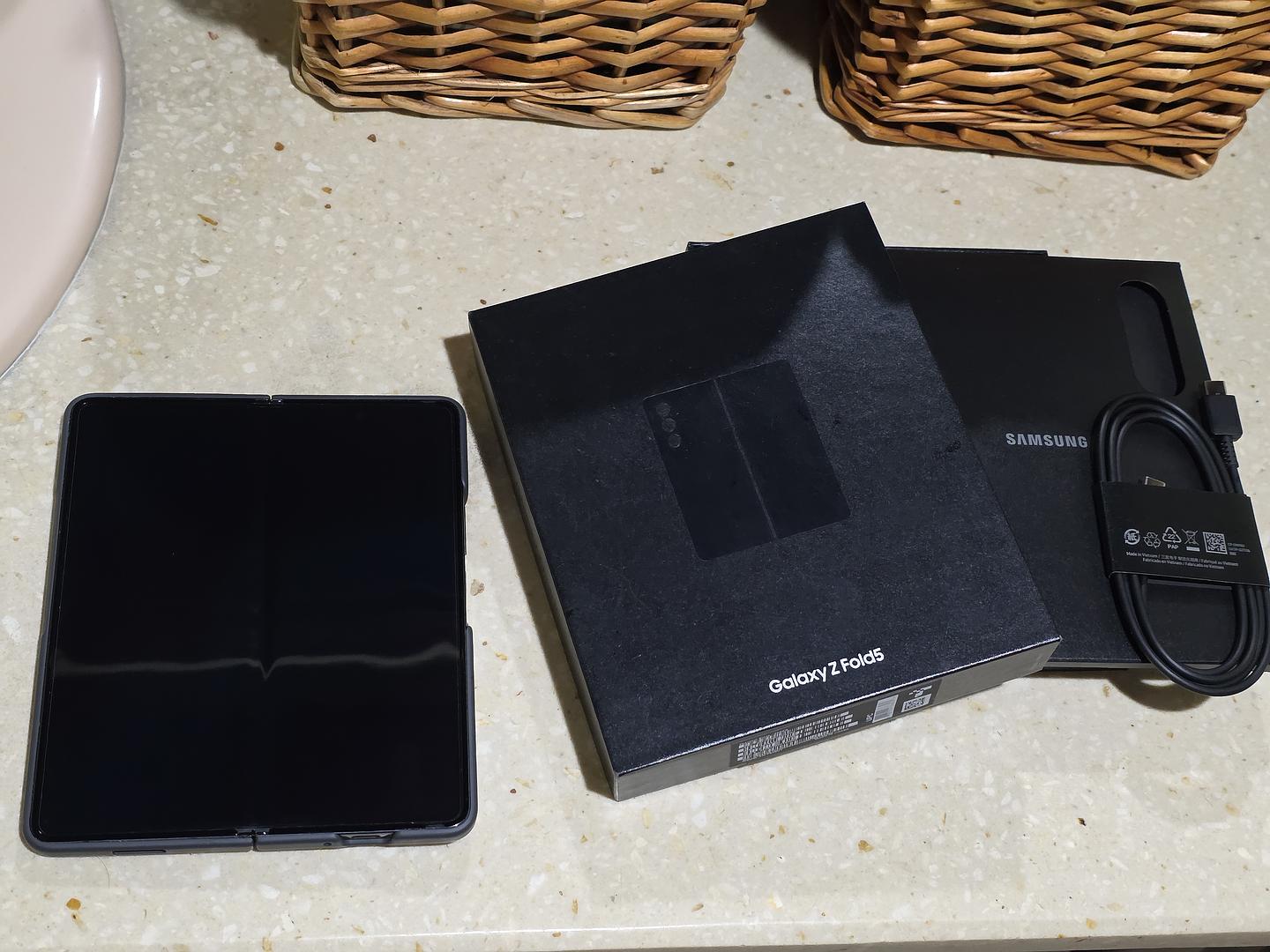 celulares y tabletas - Samsung Galaxy Fold 5 Nuevo + Extras 3
