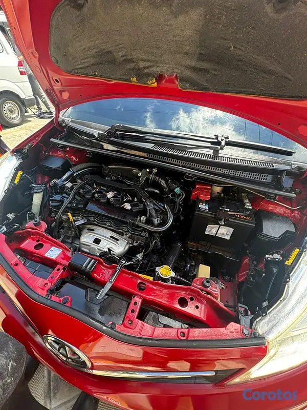 carros - Toyota Vitz 2012  10