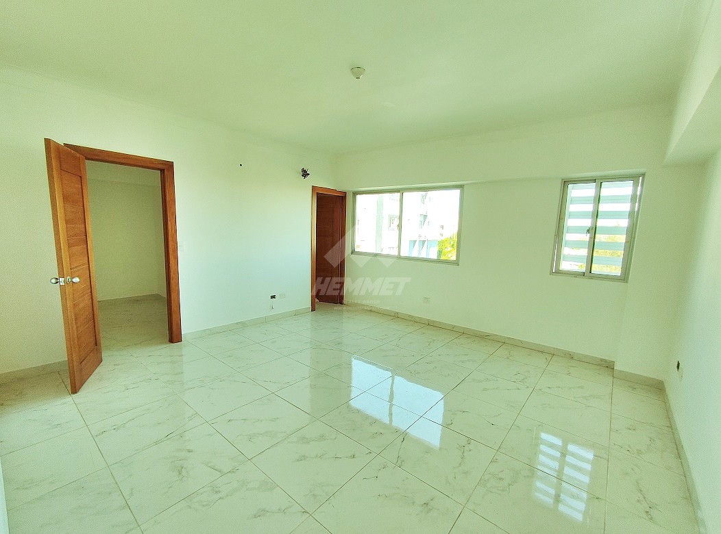 apartamentos - 220MTS2 CON ELEVADOR Y 3 PARQUEOS SOTERRADOS LA ESMERALDA STGO 9