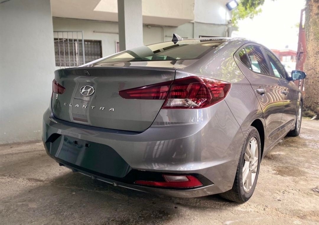 carros - Hyundai Elantra 2019 3
