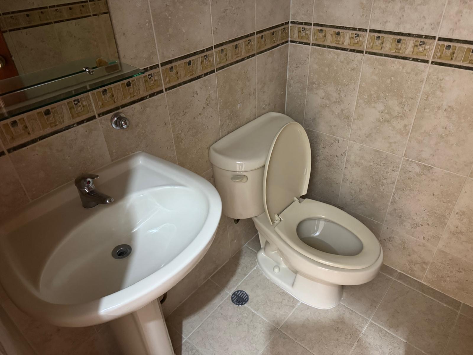 apartamentos - ALQUILO APARTAMNETO EN EVARISTO MORALES 7