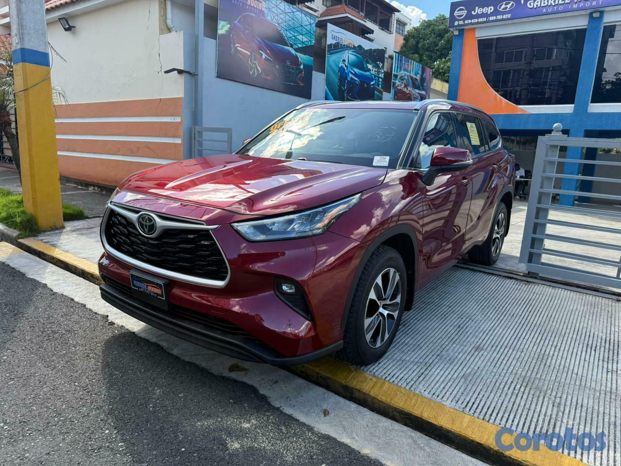 jeepetas y camionetas - Toyota highlander  2020 XLE  7
