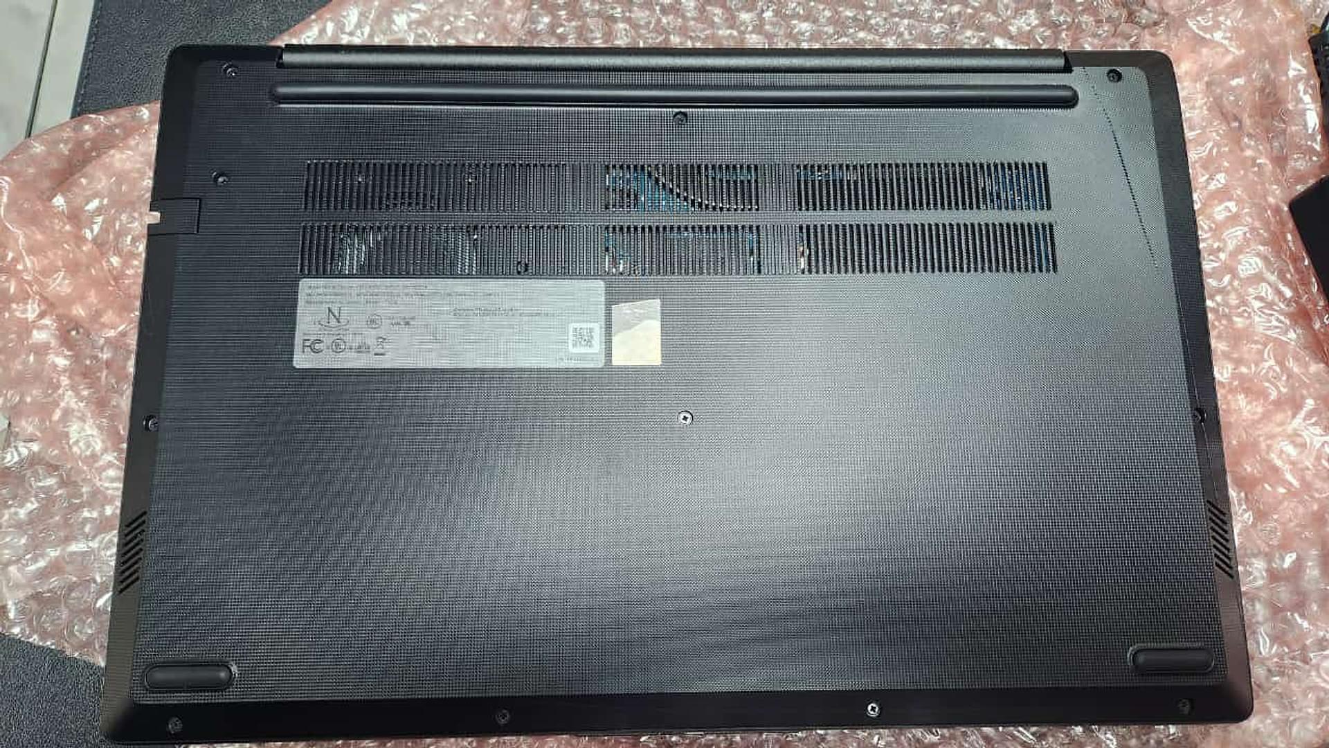 computadoras y laptops - Laptop Lenovo V15 15.6 Intel i5 13TH 1TB SSD 16GB  5