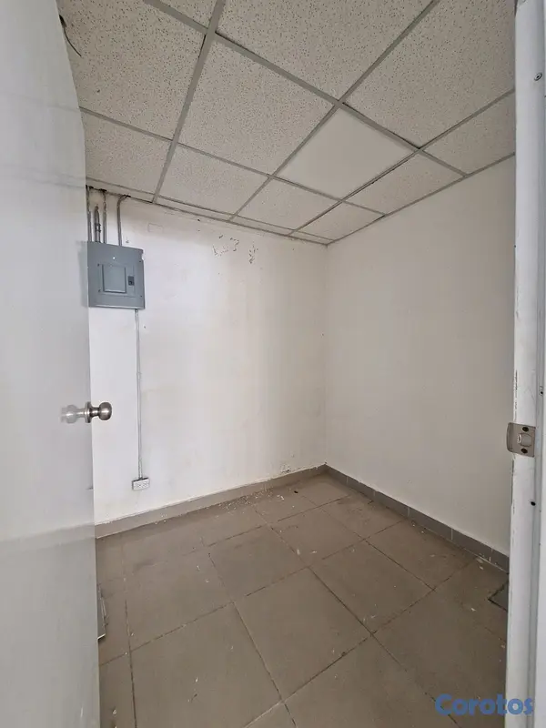 oficinas y locales comerciales - Amplio local 1er nivel en Naco 6