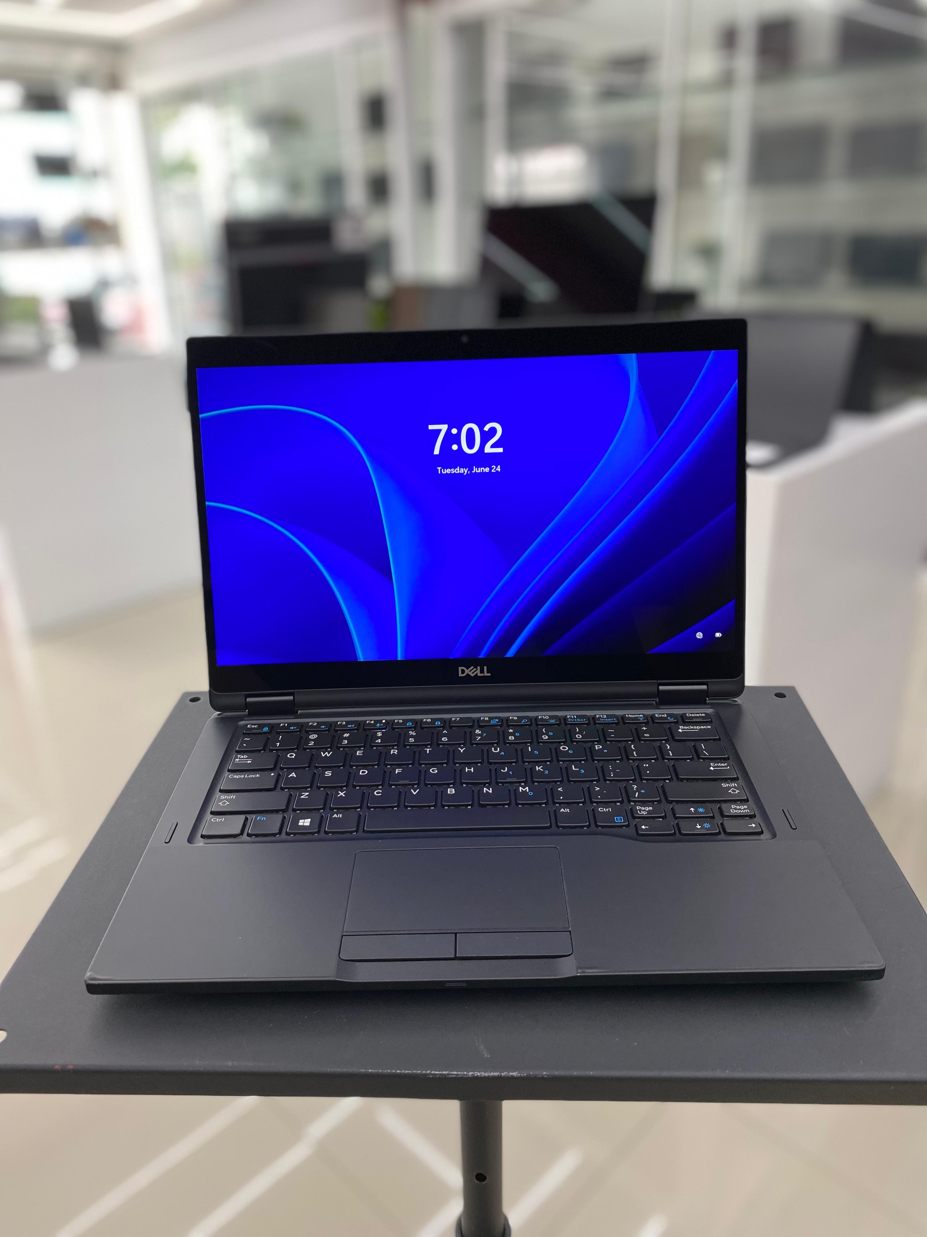 computadoras y laptops - Laptop Dell Latitude E7390 2en1 core i5 8vaGen 13. 0