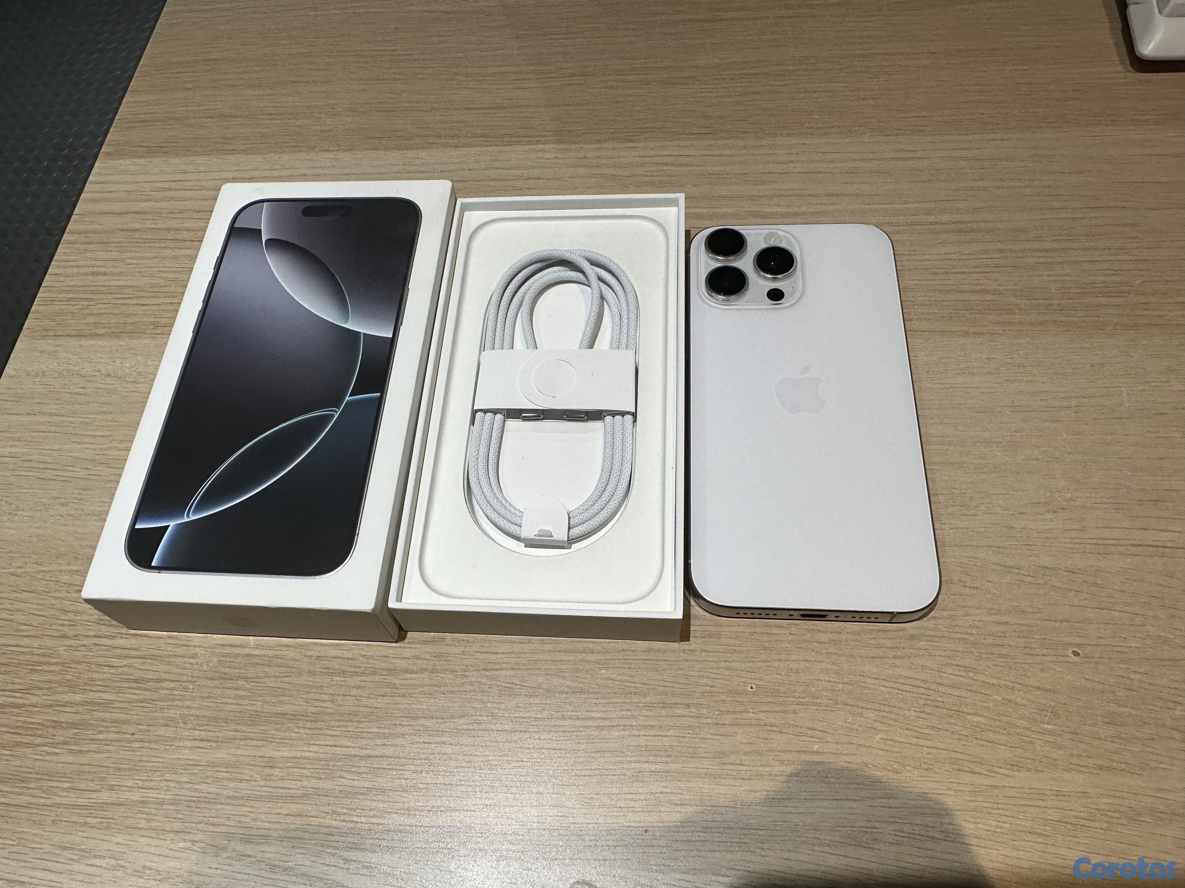 celulares y tabletas - se vende iPhone 16 pro Max de 512 comprando en la Apple  2