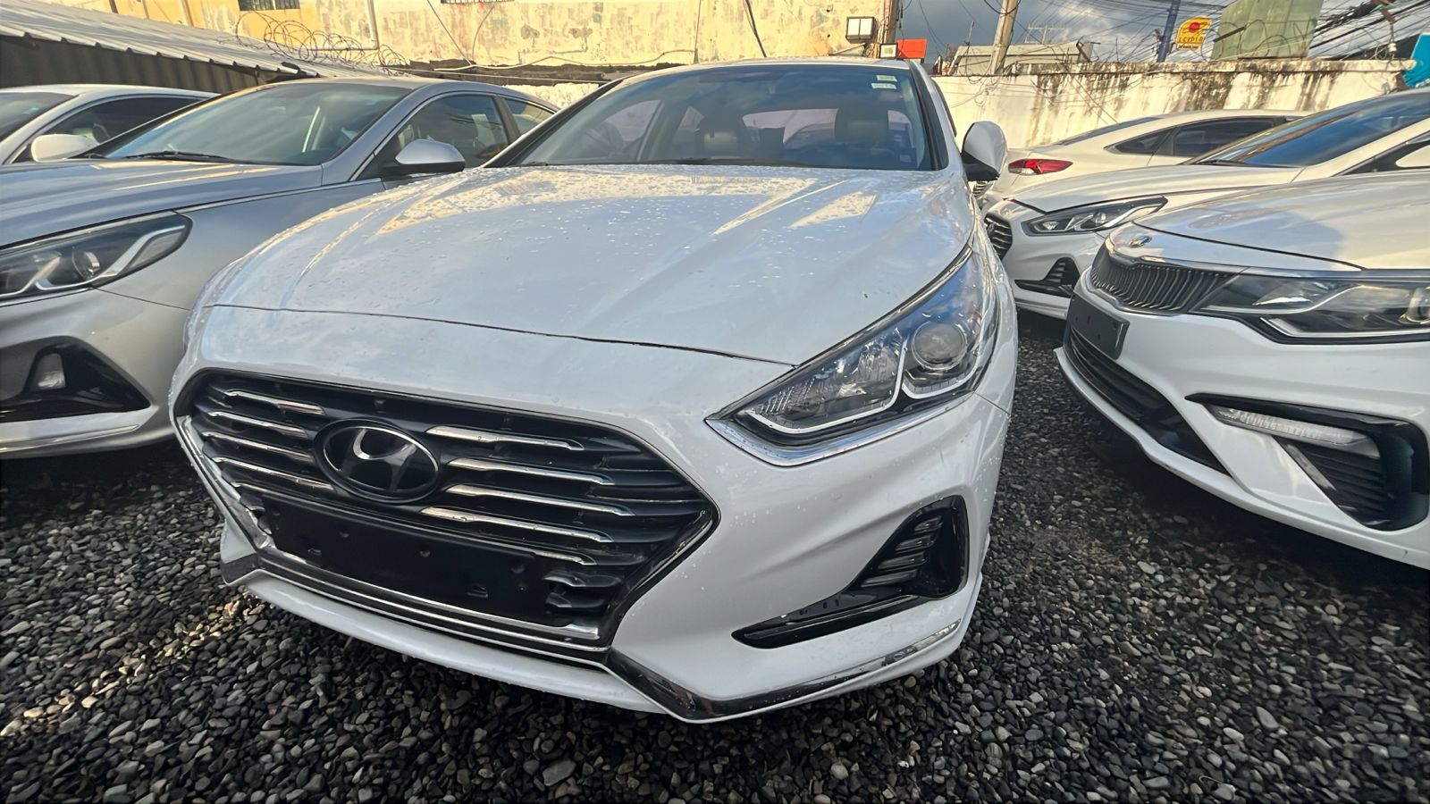 carros - HYUNDAI NEW RISE BLANCO AÑO 2018 DESDE: RD$710,000