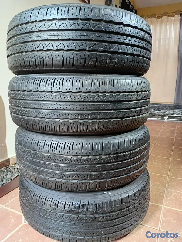 repuestos - VENDO JUEGO DE GOMAS 235/55/19 , 
EXCELENTES COND/ IDEAL PARA JEEPETA O CAMIONE 2