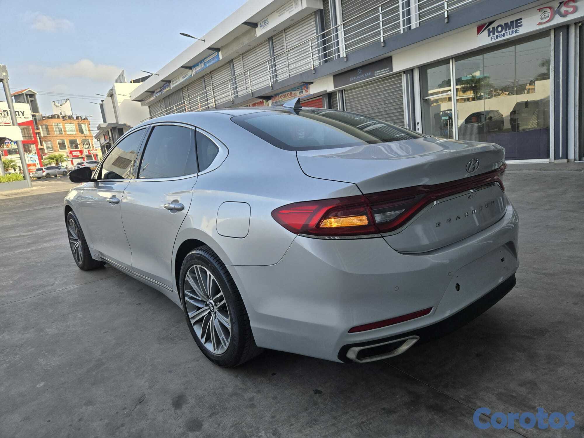 carros - HYUNDAI GRANDEUR 2018 GRIS 6