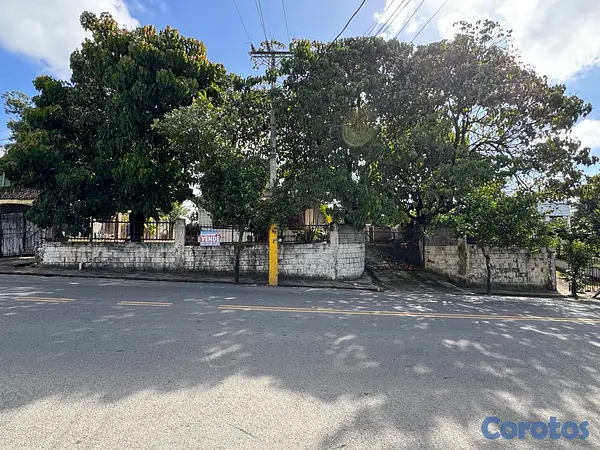 casas - Casa con Potencial Comercial en Venta en Av. Caonabo, San Francisco de Macorís 4