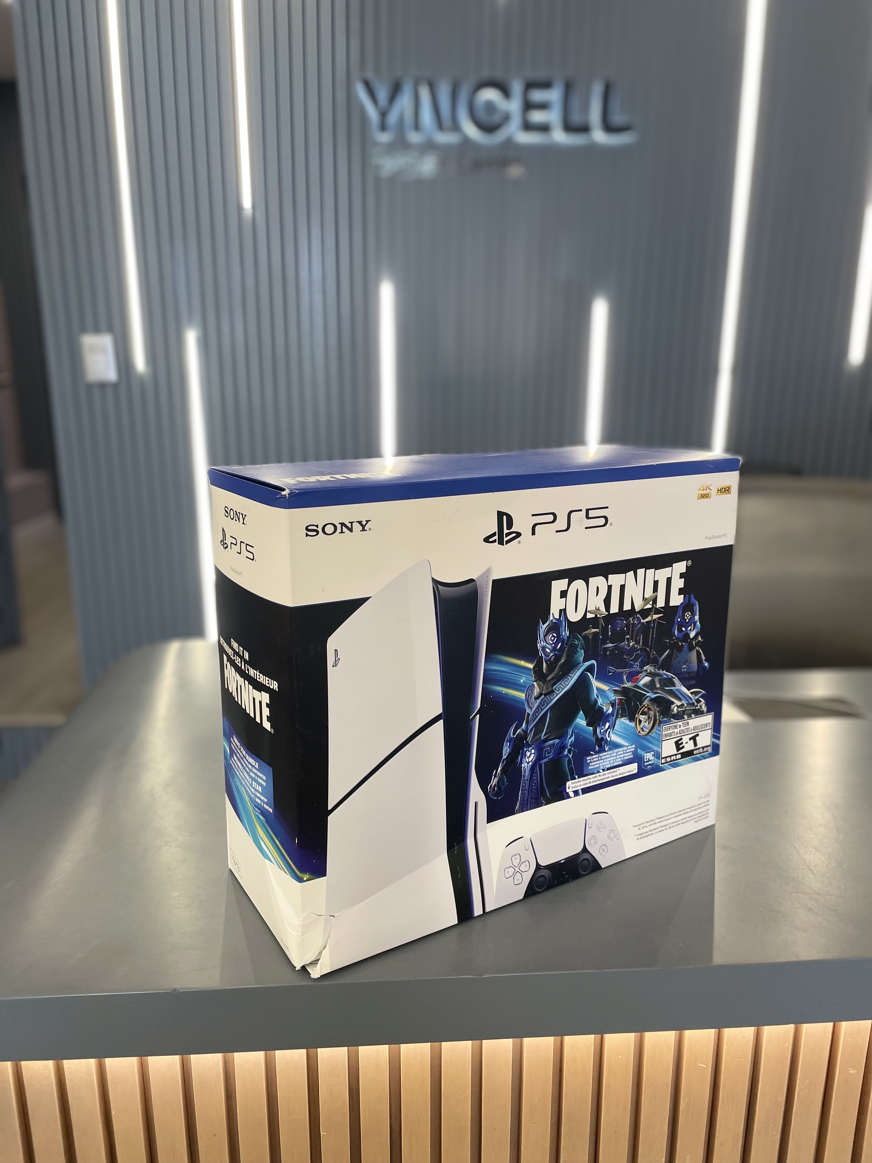consolas y videojuegos - PLAYSTATION 5 SLIM DE DISCO CON JUEGO (FORNITE)1TB 1
