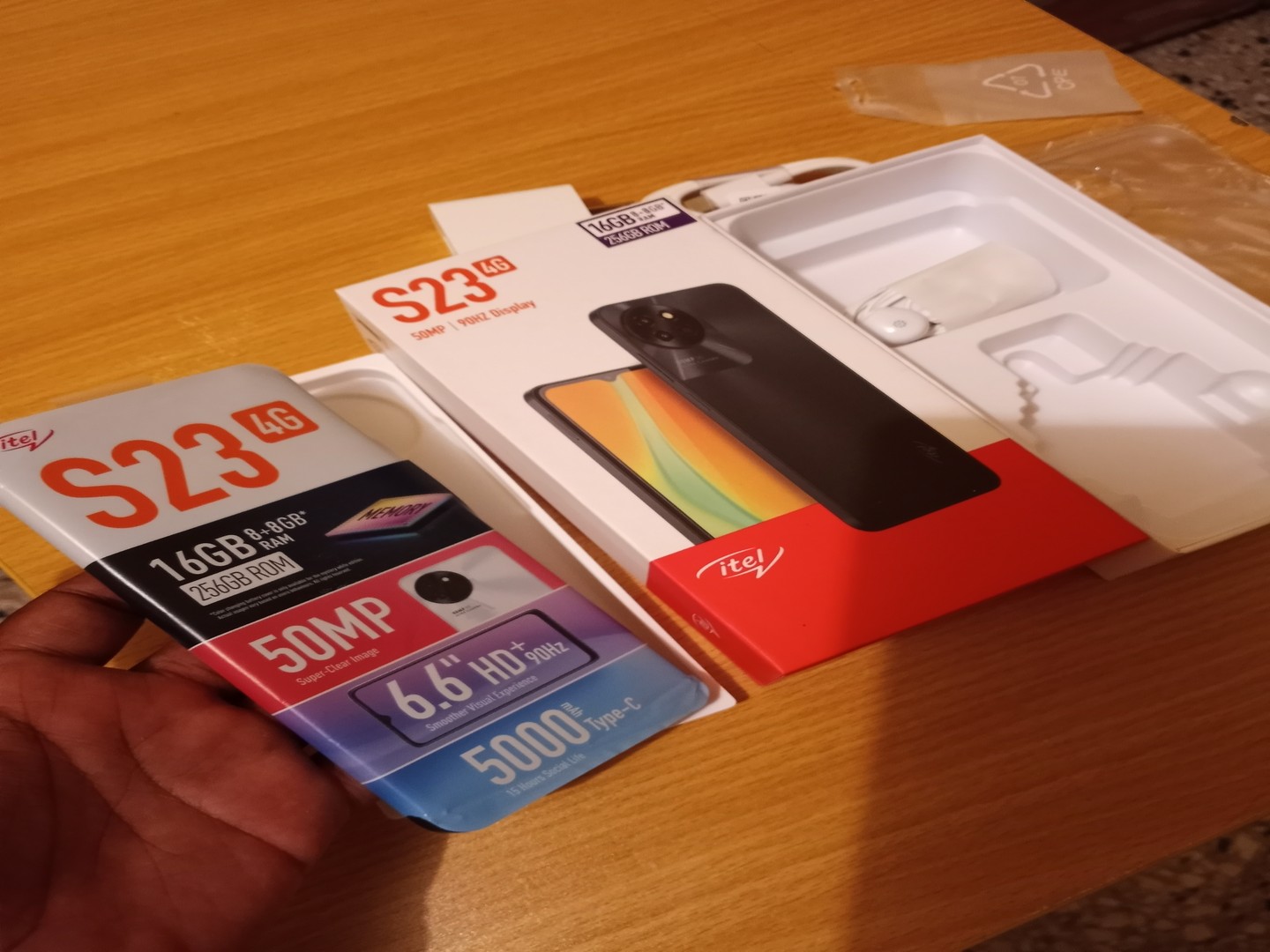 celulares y tabletas - Itel S23 256gb , 16gb de Ram negro nuevo con su caja y sus accesorios. 