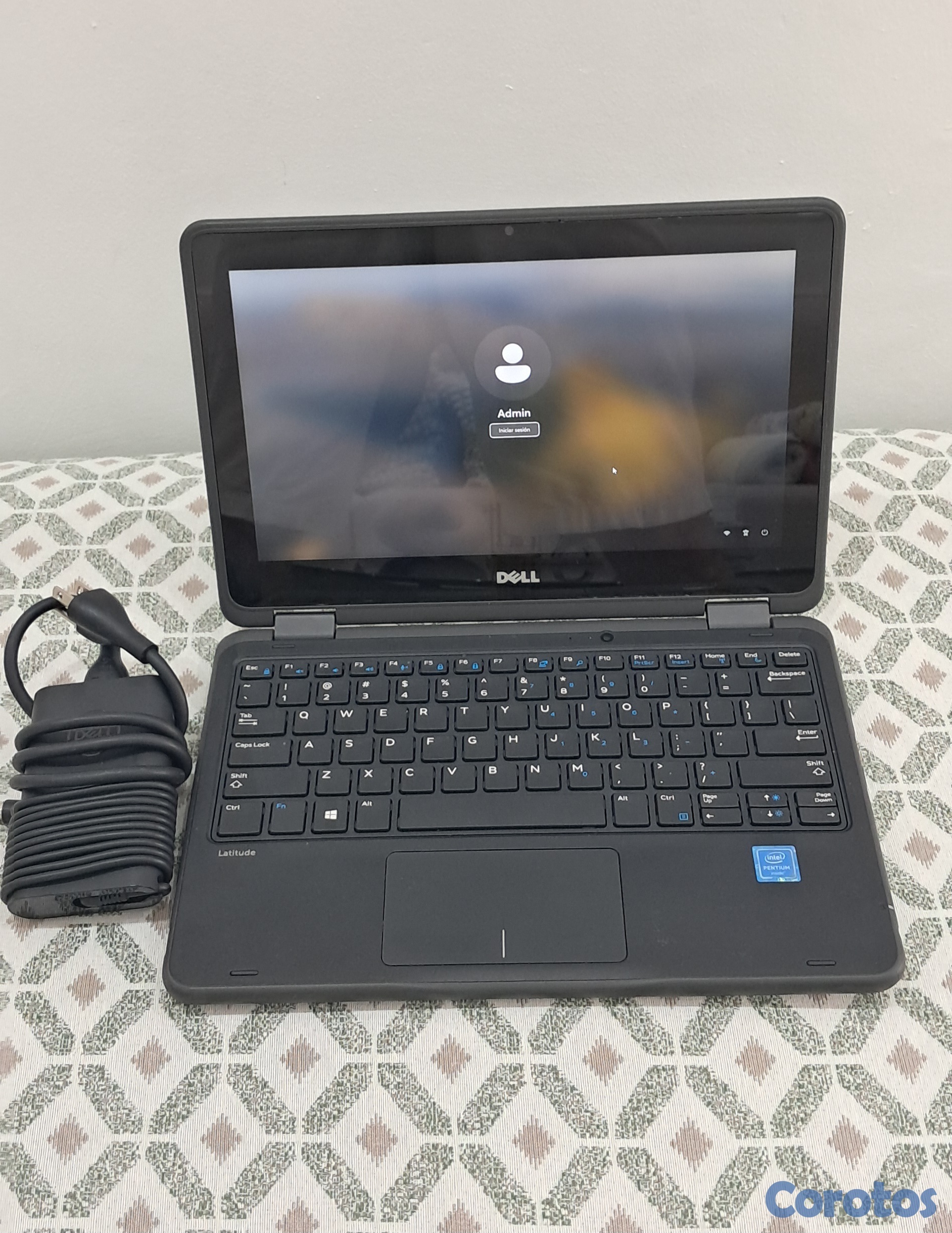 computadoras y laptops - Laptop Dell Touch 3189 Pentium 8GB 128GB M2 SSD 1