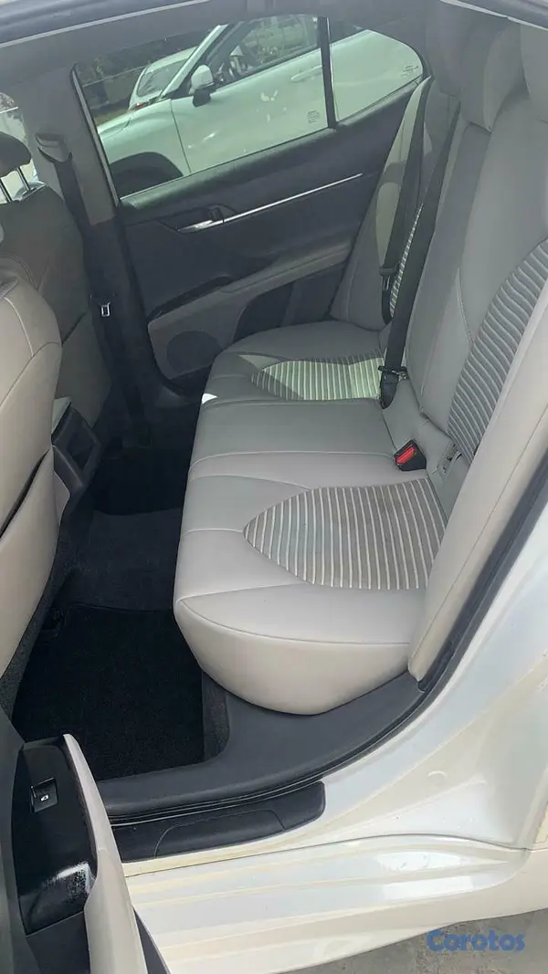 carros - 2020 Toyota Camry SE  6